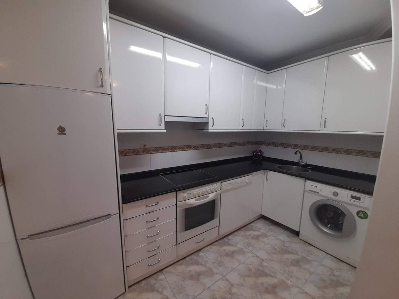 1 slaapkamer Flat te huur in Bilbao met garage - € 1.150 (Ref: 8636030)