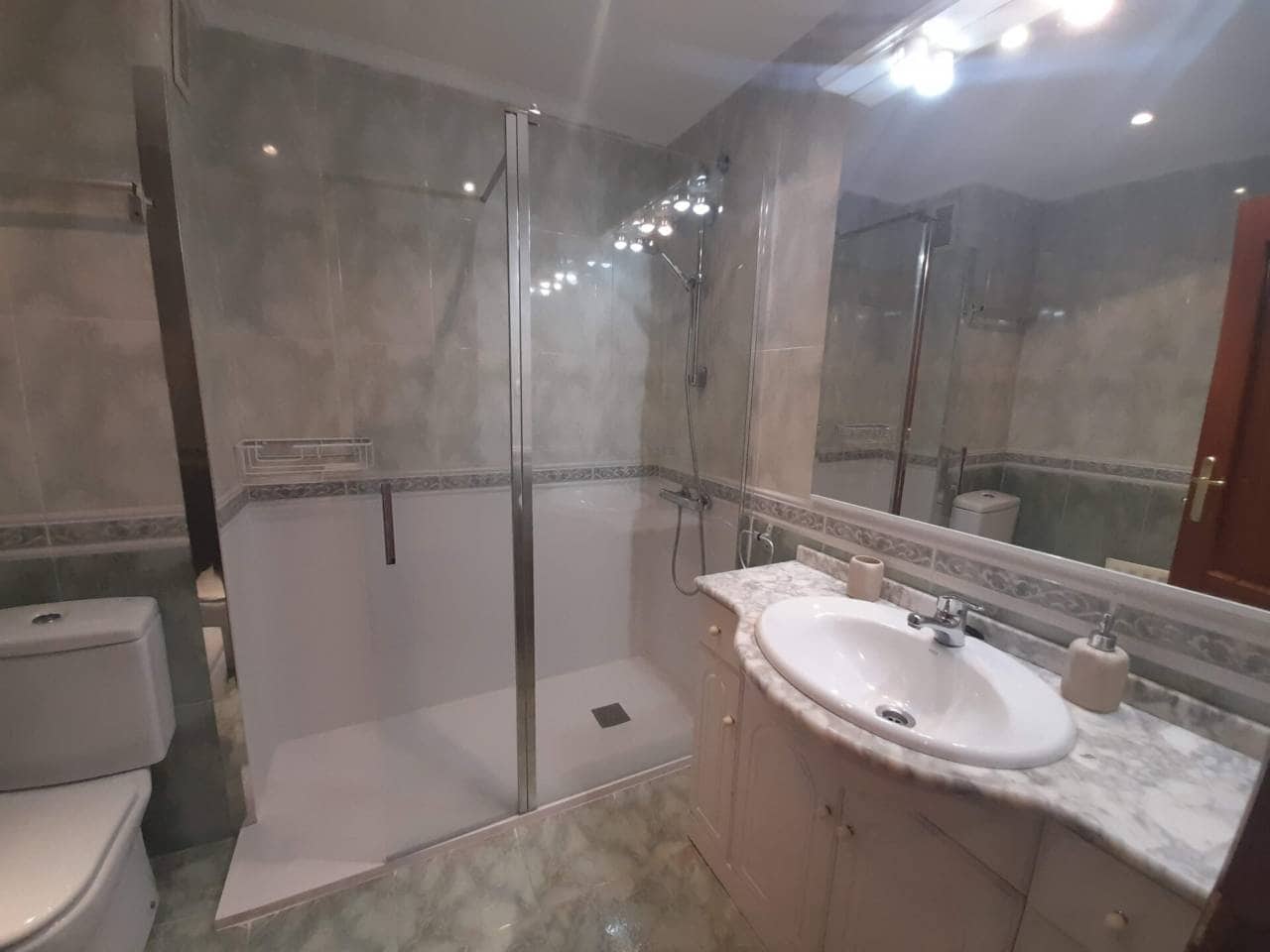 1 slaapkamer Flat te huur in Bilbao met garage - € 1.150 (Ref: 8636030)