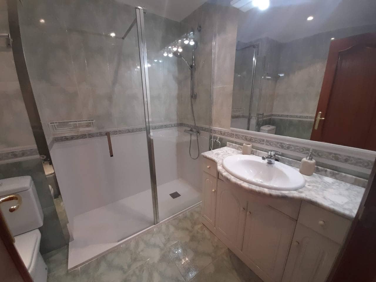 1 slaapkamer Flat te huur in Bilbao met garage - € 1.150 (Ref: 8636030)