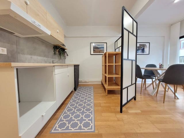 Office for rent in Bilbao - € 700 (Ref: 8740853)