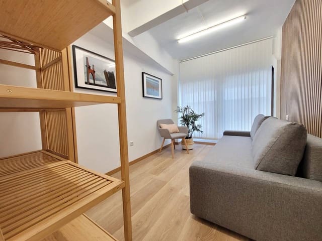 Office for rent in Bilbao - € 700 (Ref: 8740853)