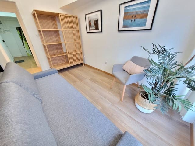 Office for rent in Bilbao - € 700 (Ref: 8740853)