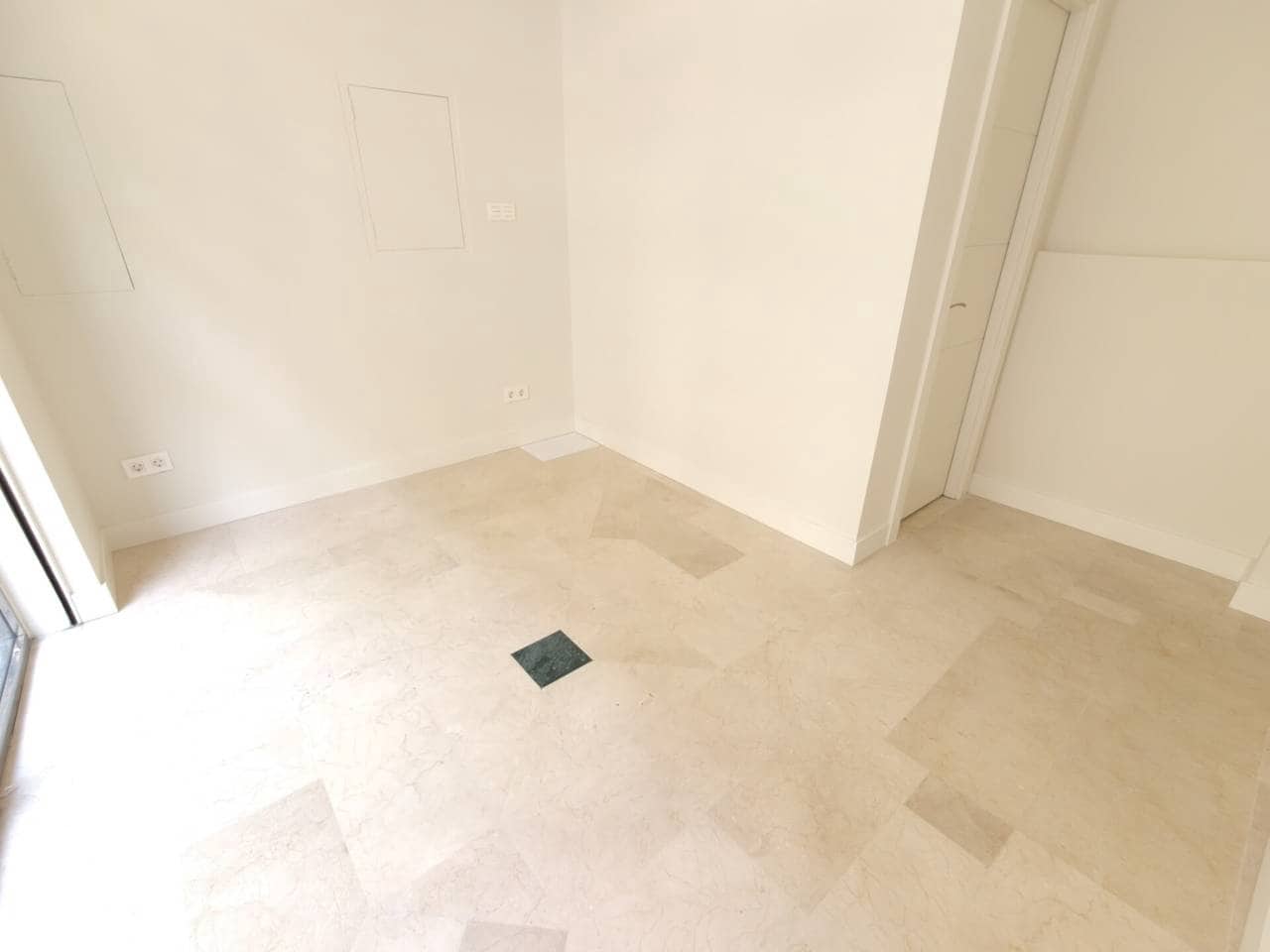 Erhverv til leje i Bilbao - € 850 (Ref: 8769430)