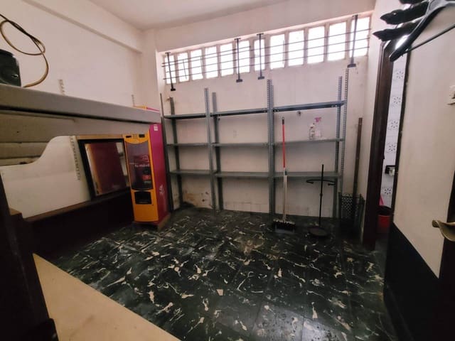 Commercial for sale in Basauri - € 30,000 (Ref: 8896049)