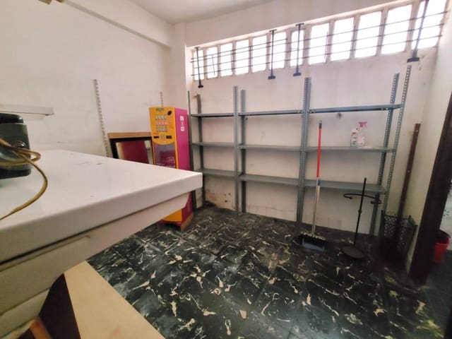 Commercial for sale in Basauri - € 30,000 (Ref: 8896049)