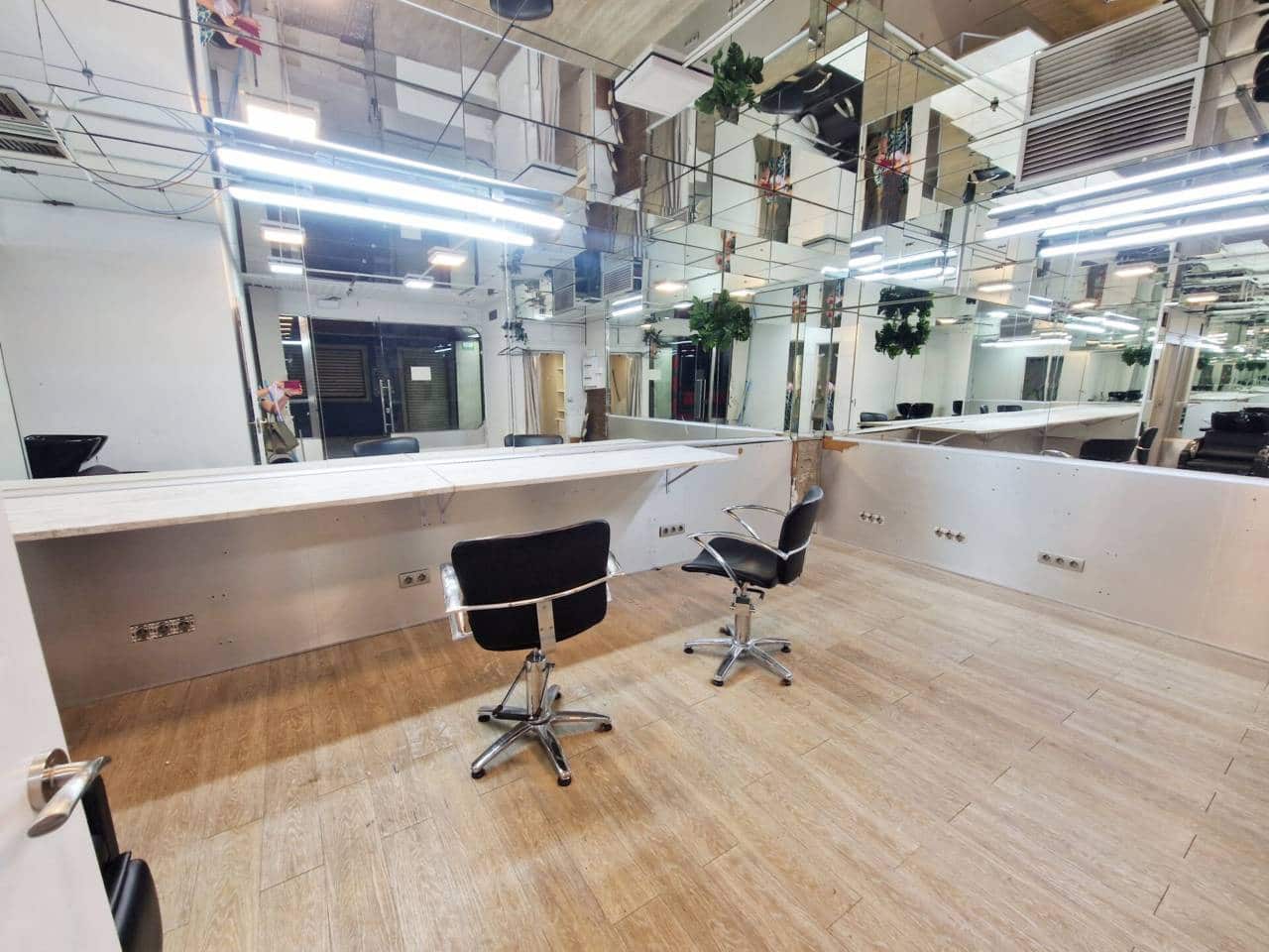 Erhverv til salg i Bilbao - € 90.000 (Ref: 8977424)