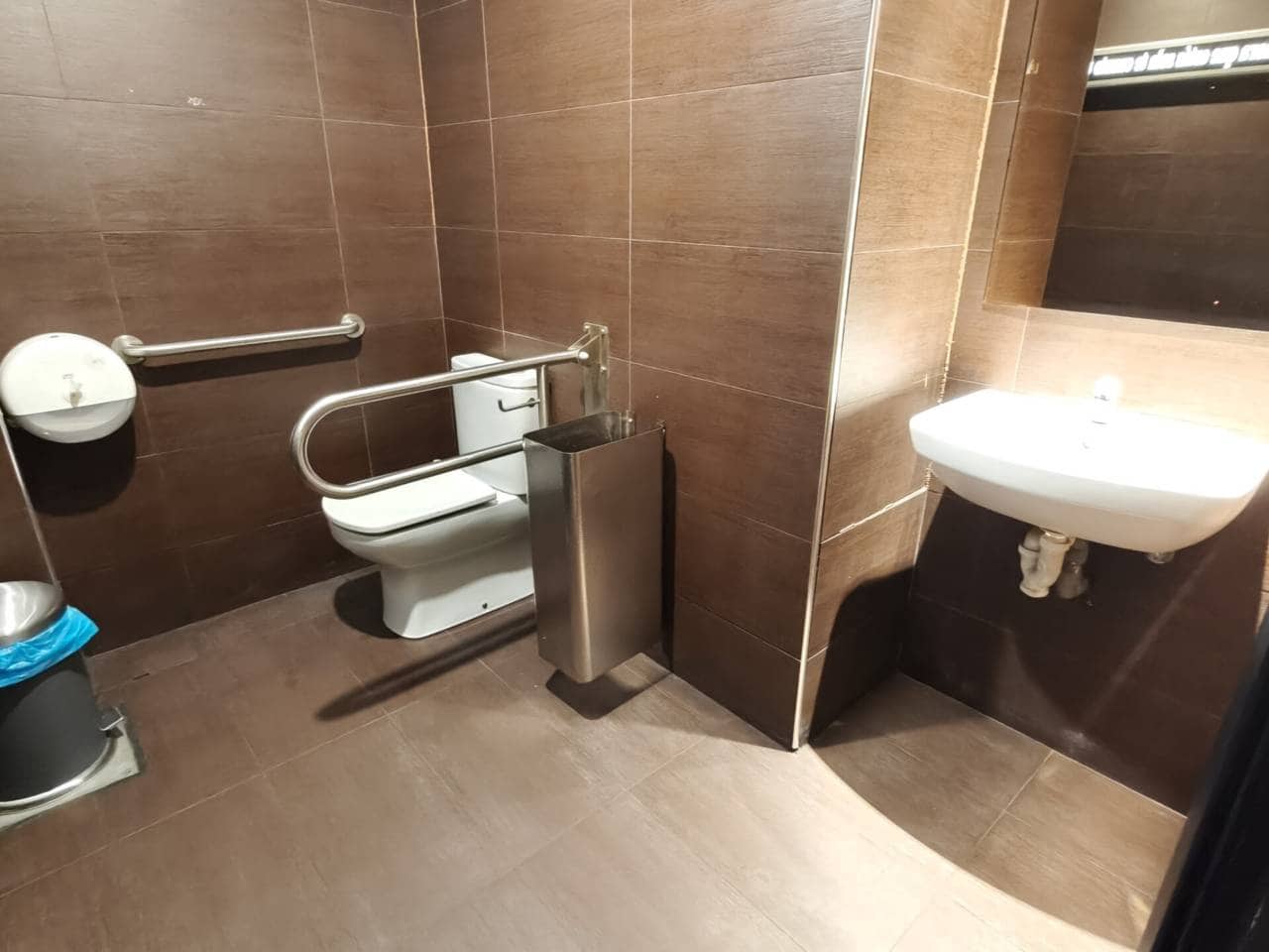 Restaurant/Bar til salgs i Bilbao - € 495 000 (Ref: 9002765)