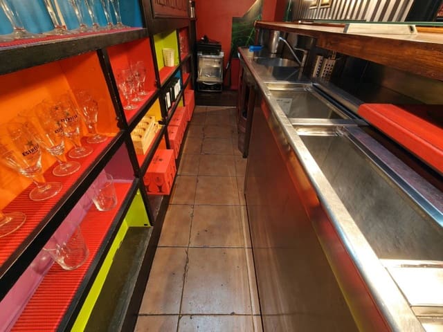 Restaurant/Bar for sale in Bilbao - € 495,000 (Ref: 9002765)