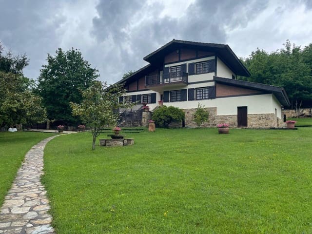 6 bedroom Finca/Country House for sale in Karrantza Harana/Valle de Carranza - € 480,000 (Ref: 9013168)