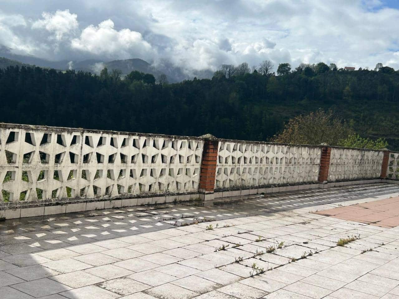 6 bedroom Villa for sale in Karrantza Harana/Valle de Carranza with garage - € 350,000 (Ref: 9013169)