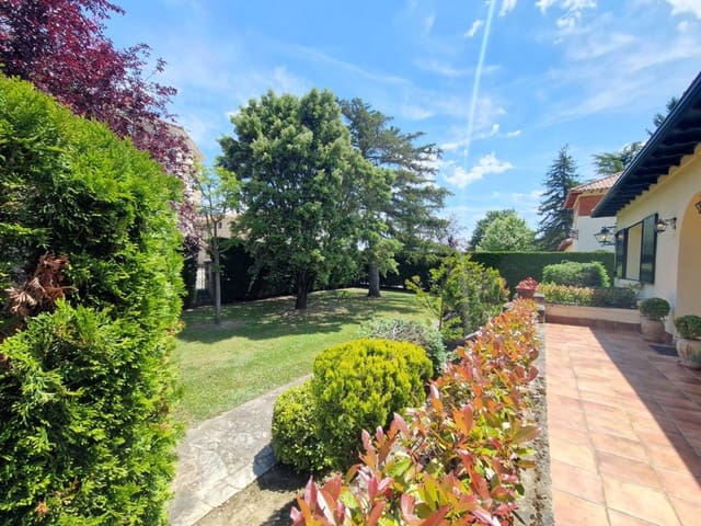 4 soveværelse Villa til salg i Villarcayo de Merindad de Castilla la Vieja med garage - € 470.000 (Ref: 9031067)