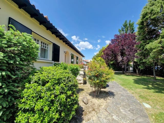 4 soveværelse Villa til salg i Villarcayo de Merindad de Castilla la Vieja med garage - € 470.000 (Ref: 9031067)