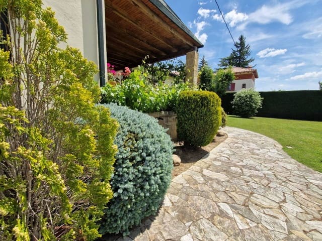 4 soveværelse Villa til salg i Villarcayo de Merindad de Castilla la Vieja med garage - € 470.000 (Ref: 9031067)