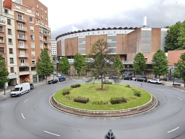 3 soveværelse Lejlighed til salg i Bilbao - € 382.000 (Ref: 9049986)