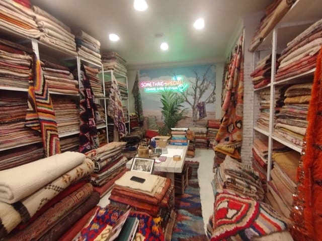 Commercial for sale in Bilbao - € 399,000 (Ref: 9064812)