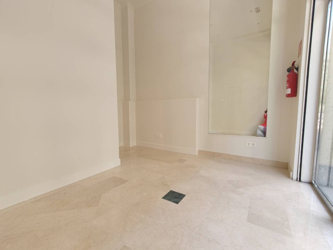 Kaupallinen myytävänä paikassa Bilbao - 120 000 € (Ref: 9064813)