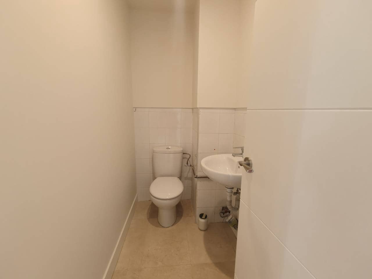 Kaupallinen myytävänä paikassa Bilbao - 120 000 € (Ref: 9064813)