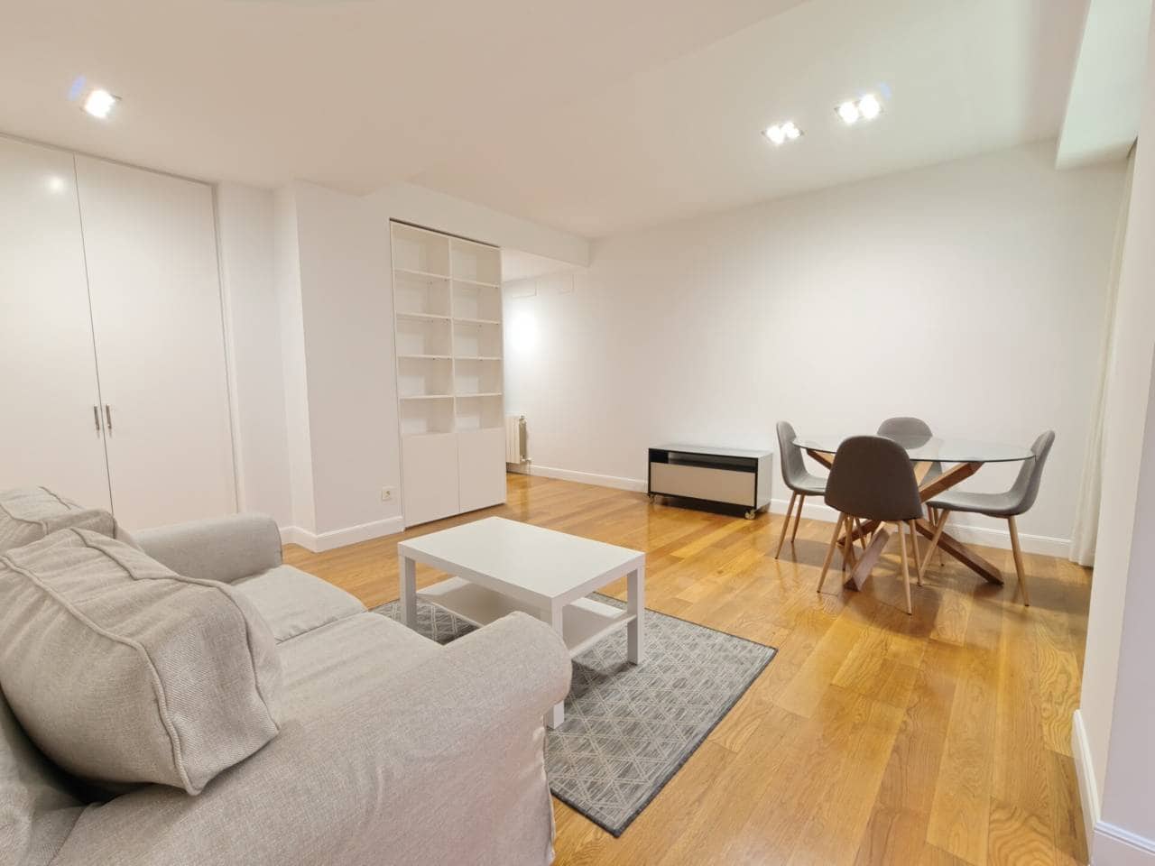 Appartement de 3 chambres à louer à Bilbao - 1 700 € (Ref: 9081176)