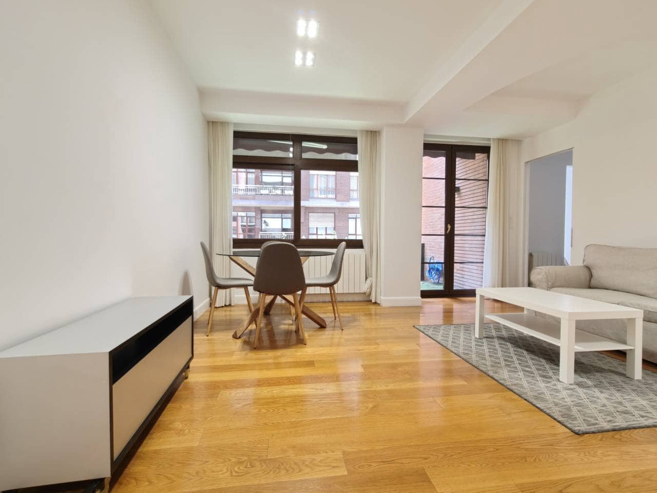 Appartement de 3 chambres à louer à Bilbao - 1 700 € (Ref: 9081176)