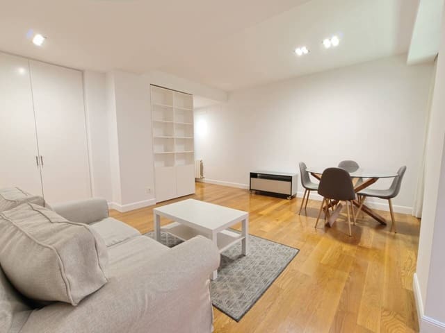3 sovrum Lägenhet att hyra i Bilbao - 1 700 € (Ref: 9081176)