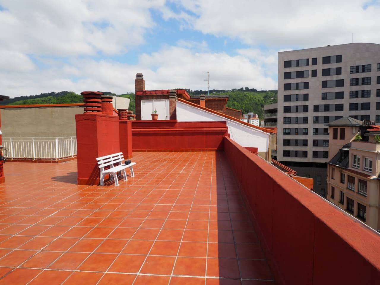 Appartement de 3 chambres à louer à Bilbao - 1 700 € (Ref: 9081176)