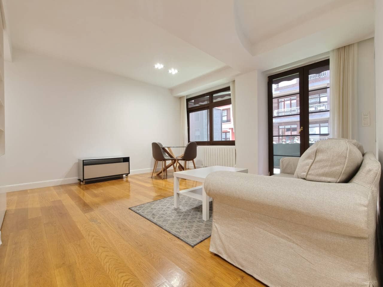 Appartement de 3 chambres à louer à Bilbao - 1 700 € (Ref: 9081176)