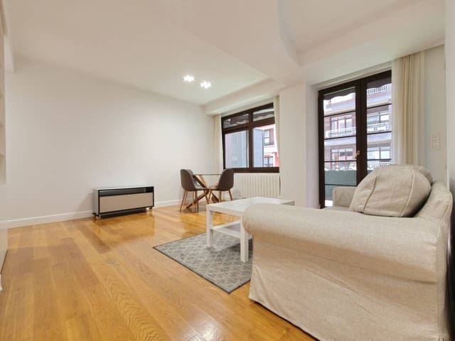 3 sovrum Lägenhet att hyra i Bilbao - 1 700 € (Ref: 9081176)