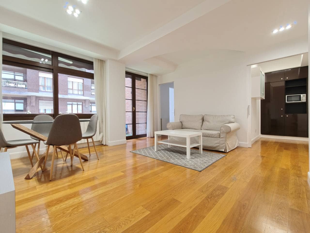 Appartement de 3 chambres à louer à Bilbao - 1 700 € (Ref: 9081176)