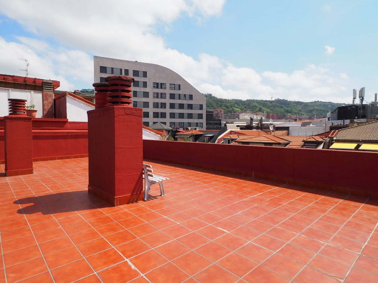 Appartement de 3 chambres à louer à Bilbao - 1 700 € (Ref: 9081176)