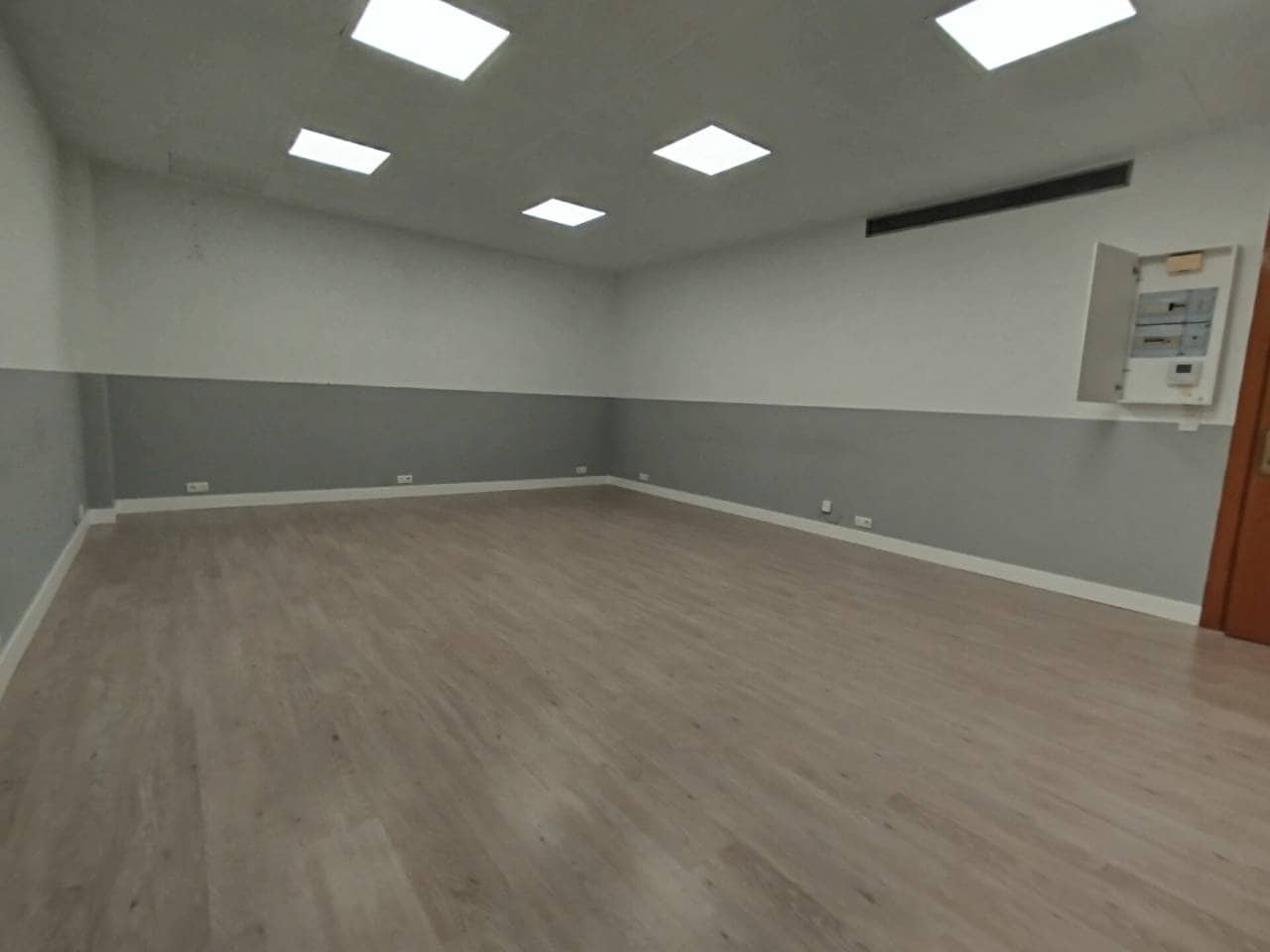 Office for rent in Bilbao - € 600 (Ref: 9084806)