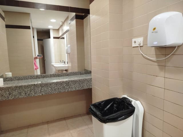 Office for rent in Bilbao - € 600 (Ref: 9084806)