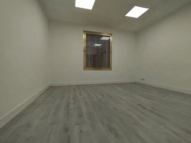 Office for rent in Bilbao - € 450 (Ref: 9084807)