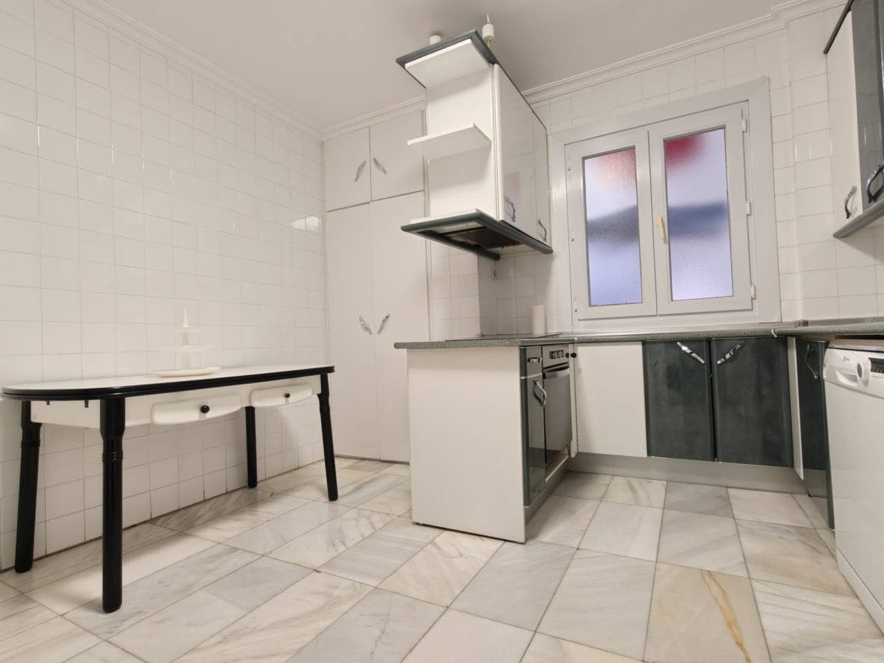 4 soveværelse Lejlighed til leje i Bilbao - € 2.200 (Ref: 9106230)