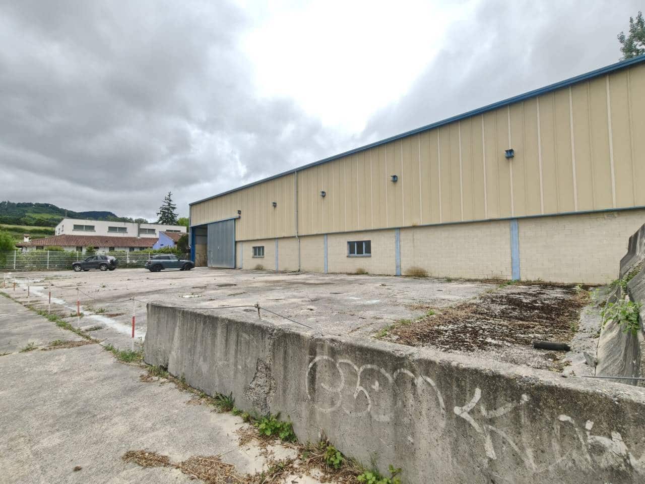 Business for sale in Artziniega - € 373,000 (Ref: 9111738)