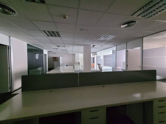 Office for sale in Bilbao - € 495,000 (Ref: 9131997)