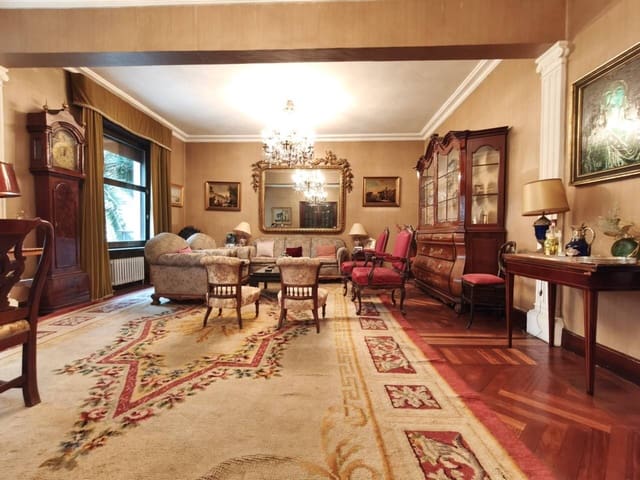 5 soveværelse Lejlighed til salg i Bilbao med garage - € 1.100.000 (Ref: 9226062)