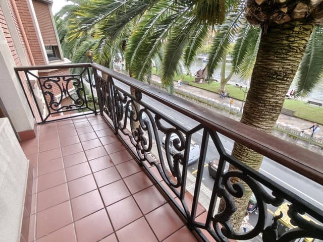 5 soveværelse Lejlighed til salg i Bilbao med garage - € 1.100.000 (Ref: 9226062)