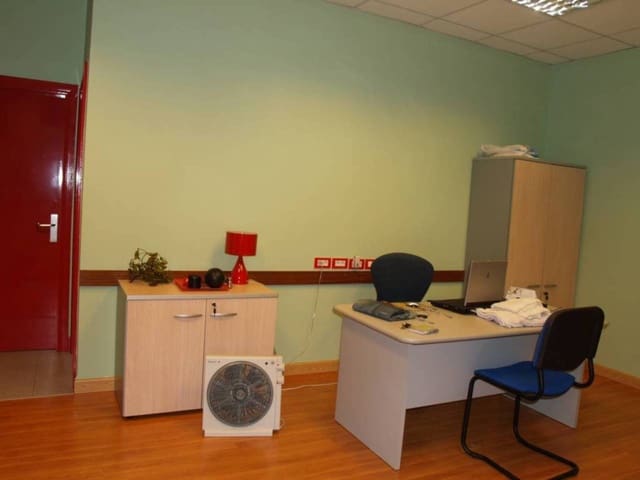 Kommersiell til salgs i Bilbao - € 156 000 (Ref: 923328)