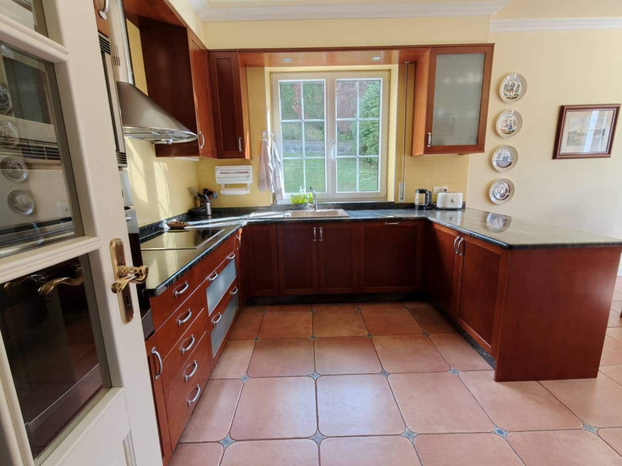 4 soveværelse Villa til salg i Castro-Urdiales med garage - € 550.000 (Ref: 9264038)