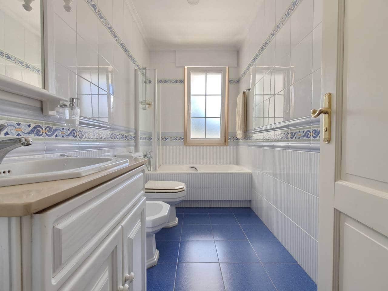 4 soveværelse Villa til salg i Castro-Urdiales med garage - € 550.000 (Ref: 9264038)