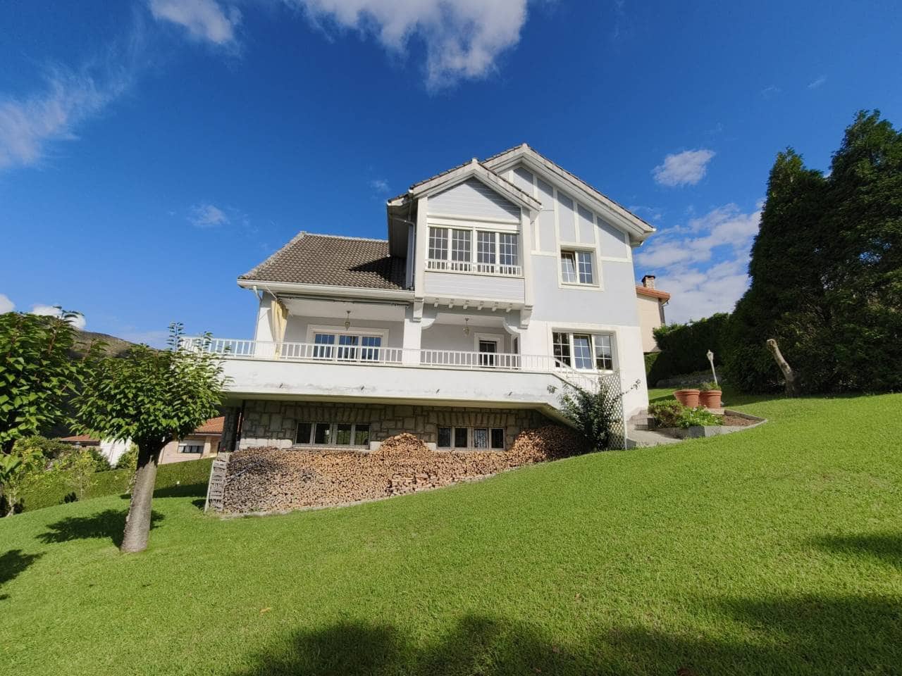 4 soveværelse Villa til salg i Castro-Urdiales med garage - € 550.000 (Ref: 9264038)