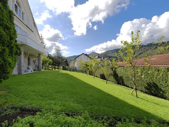 4 soveværelse Villa til salg i Castro-Urdiales med garage - € 550.000 (Ref: 9264038)