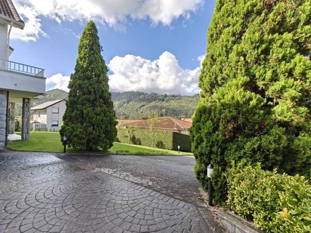 4 soveværelse Villa til salg i Castro-Urdiales med garage - € 550.000 (Ref: 9264038)