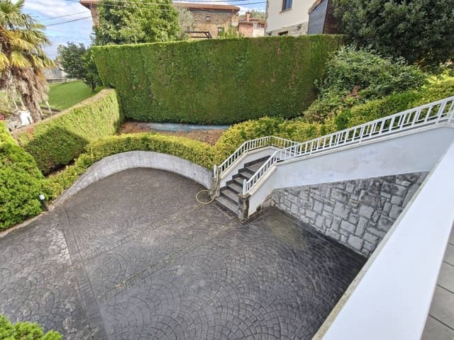 4 soveværelse Villa til salg i Castro-Urdiales med garage - € 550.000 (Ref: 9264038)