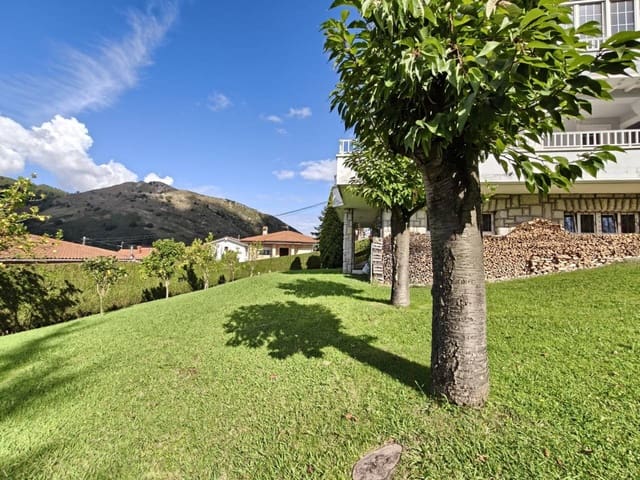 4 soveværelse Villa til salg i Castro-Urdiales med garage - € 550.000 (Ref: 9264038)