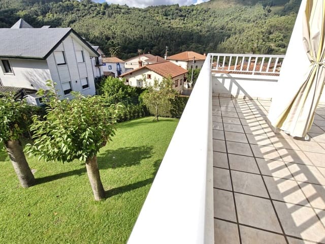 4 soveværelse Villa til salg i Castro-Urdiales med garage - € 550.000 (Ref: 9264038)