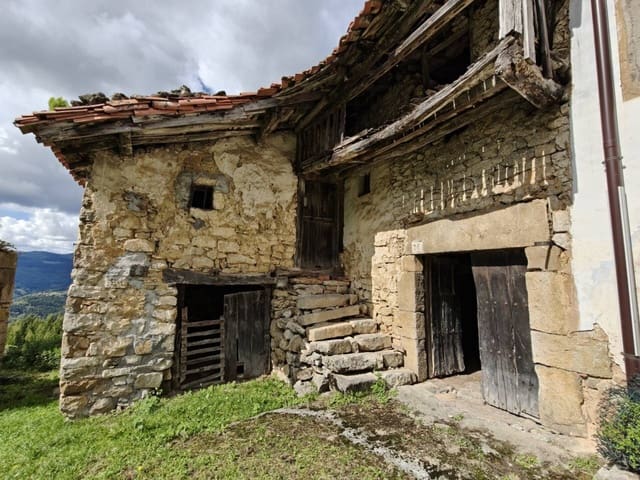 Townhouse for sale in Trucios - € 91,000 (Ref: 9319768)