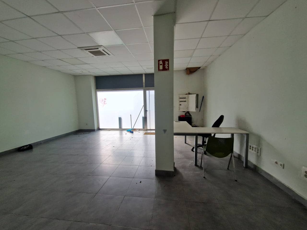 Kommersiell til salgs i Bilbao - € 220 000 (Ref: 9330013)