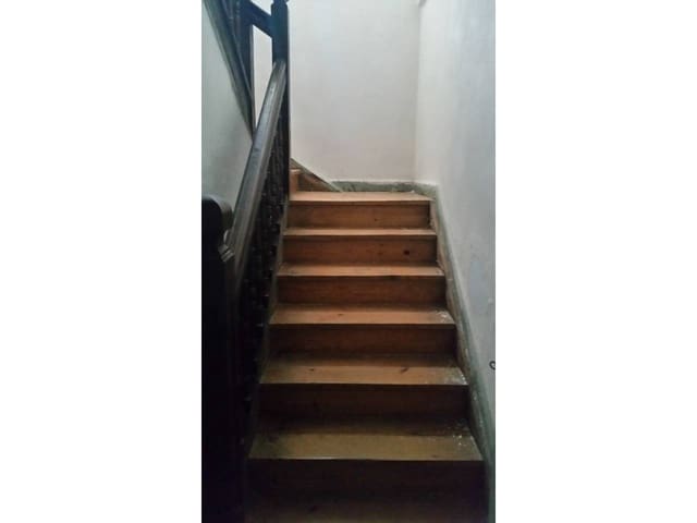 6 bedroom Townhouse for sale in Karrantza Harana/Valle de Carranza with garage - € 180,000 (Ref: 9340459)