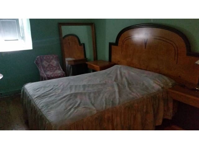 6 bedroom Townhouse for sale in Karrantza Harana/Valle de Carranza with garage - € 180,000 (Ref: 9340459)